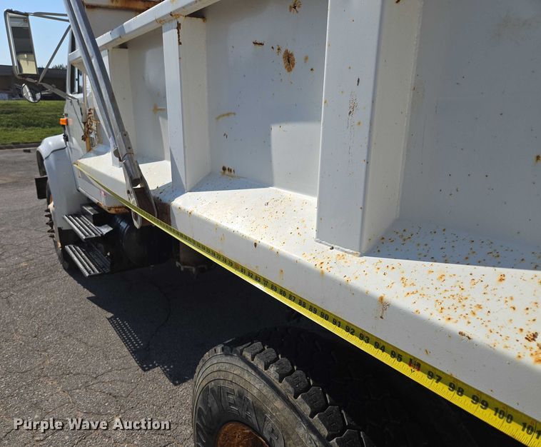 image for item EF1955 2000 International 4900 dump truck