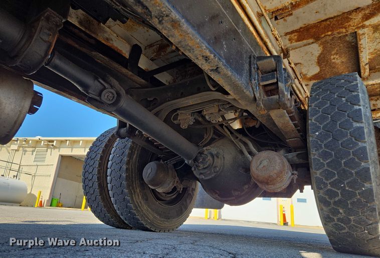 image for item EF1955 2000 International 4900 dump truck