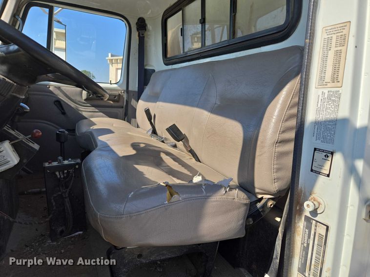 image for item EF1955 2000 International 4900 dump truck