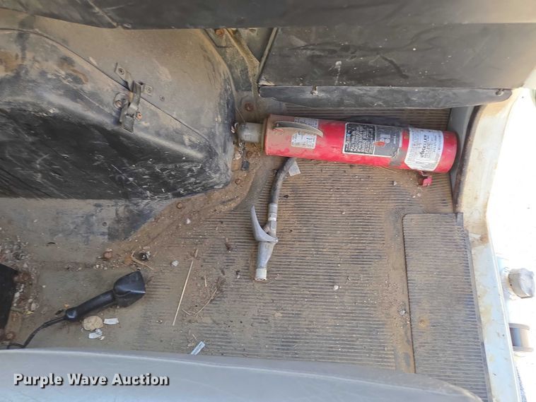 image for item EF1955 2000 International 4900 dump truck