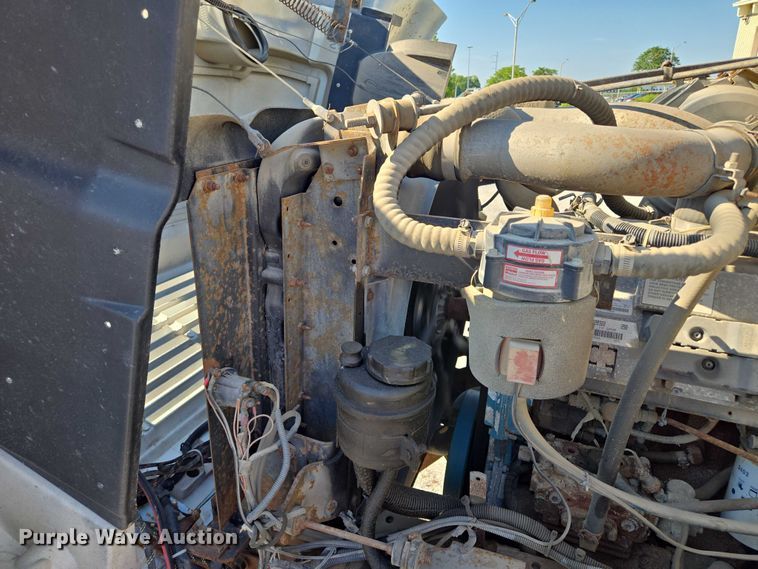 image for item EF1955 2000 International 4900 dump truck