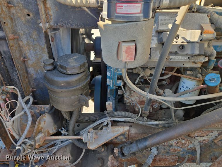 image for item EF1955 2000 International 4900 dump truck