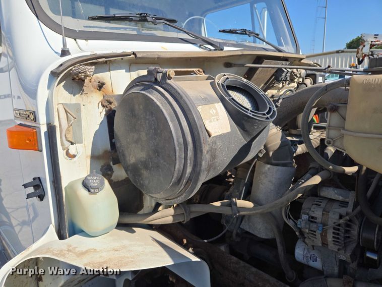 image for item EF1955 2000 International 4900 dump truck