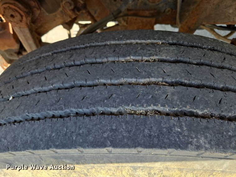 image for item EF1955 2000 International 4900 dump truck