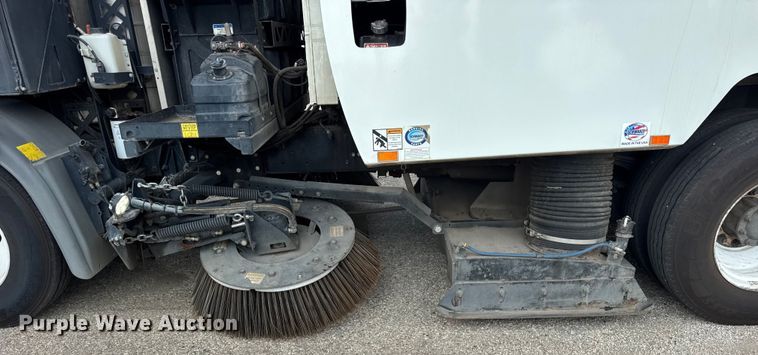 image for item EF2116 2017 Kenworth K270 street sweeper truck