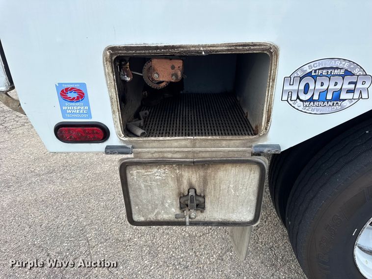 image for item EF2116 2017 Kenworth K270 street sweeper truck