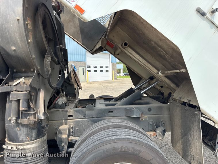 image for item EF2116 2017 Kenworth K270 street sweeper truck