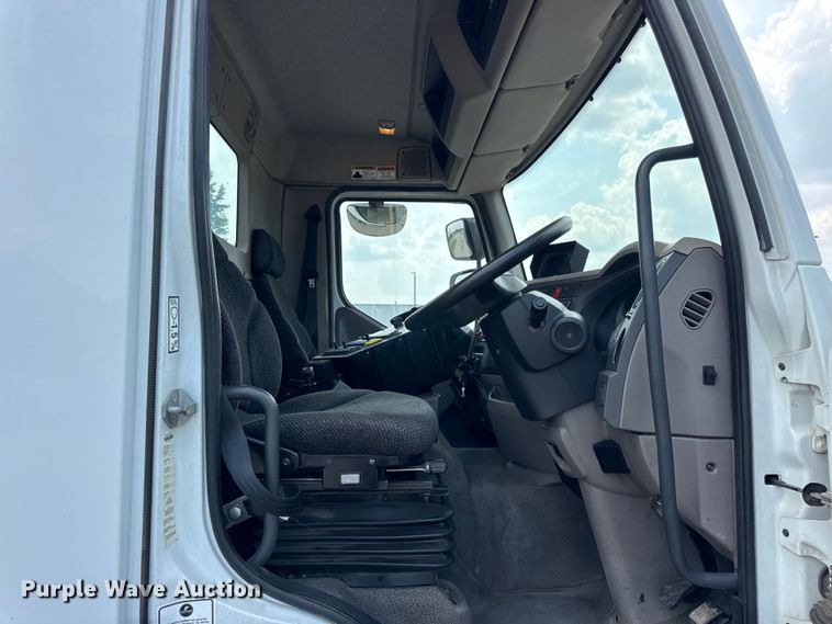 image for item EF2116 2017 Kenworth K270 street sweeper truck