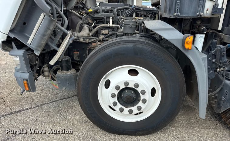 image for item EF2116 2017 Kenworth K270 street sweeper truck