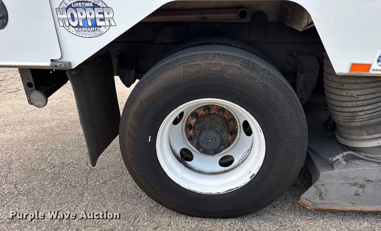 image for item EF2116 2017 Kenworth K270 street sweeper truck