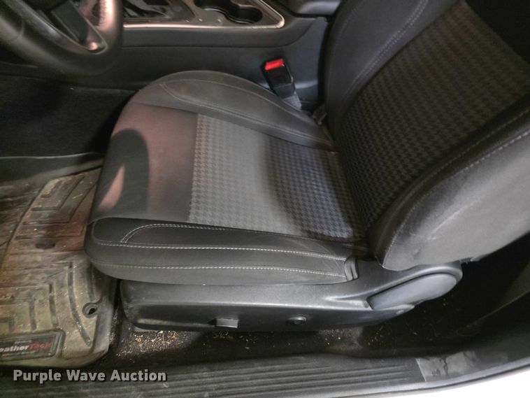 image for item EF3680 2017 Dodge Challenger R/T 