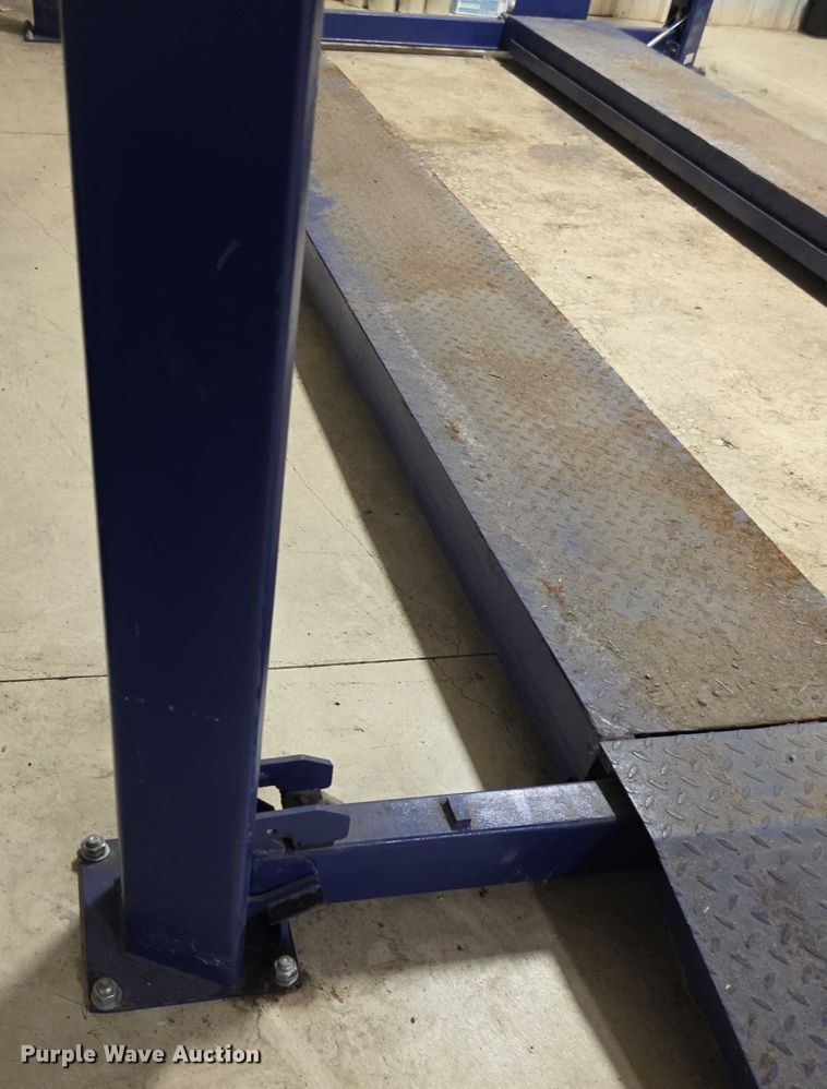 image for item EF3681 Carjack USA four post automotive lift