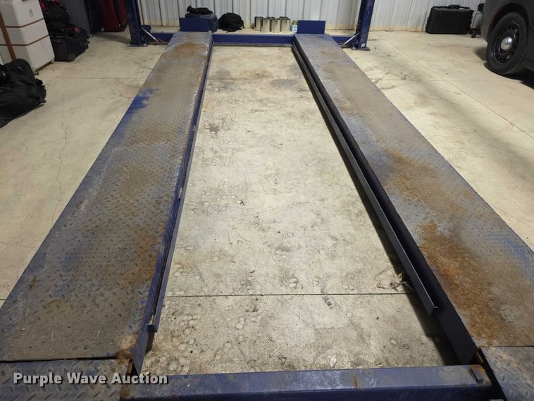 image for item EF3681 Carjack USA four post automotive lift