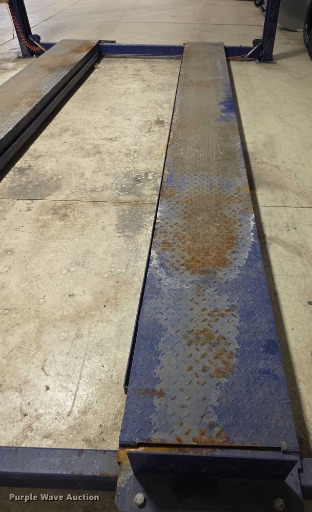 image for item EF3681 Carjack USA four post automotive lift