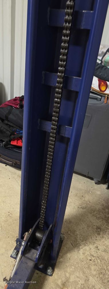 image for item EF3681 Carjack USA four post automotive lift