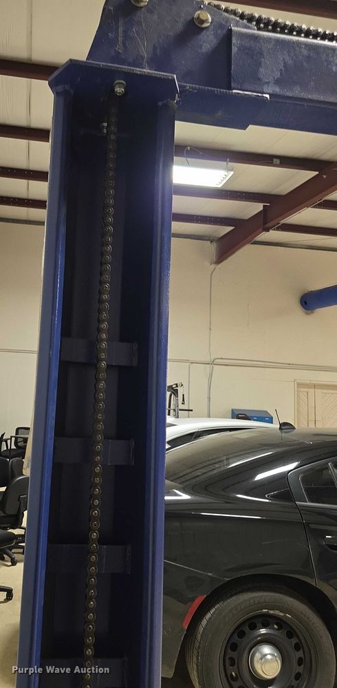 image for item EF3681 Carjack USA four post automotive lift