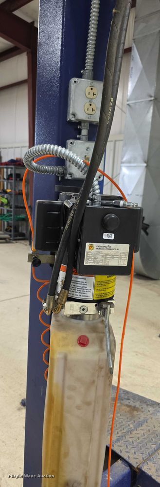 image for item EF3681 Carjack USA four post automotive lift