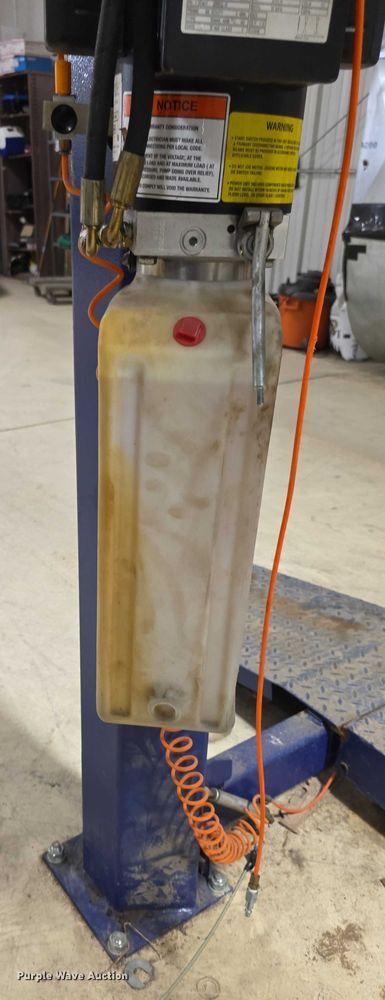 image for item EF3681 Carjack USA four post automotive lift