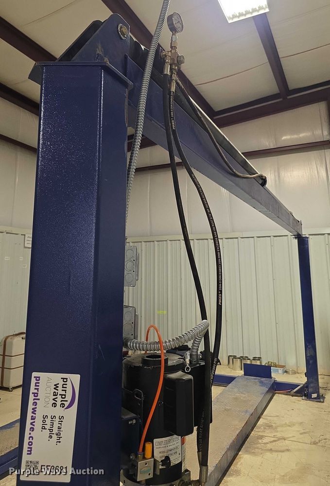 image for item EF3681 Carjack USA four post automotive lift