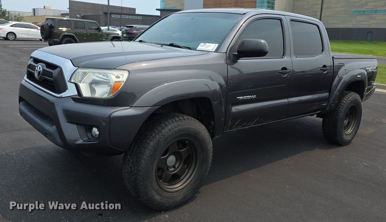 image for item EF3721 2015 Toyota Tacoma Double Cab pickup truck