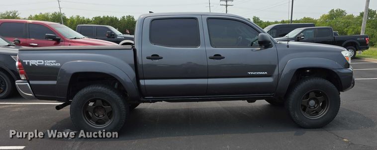 image for item EF3721 2015 Toyota Tacoma Double Cab pickup truck