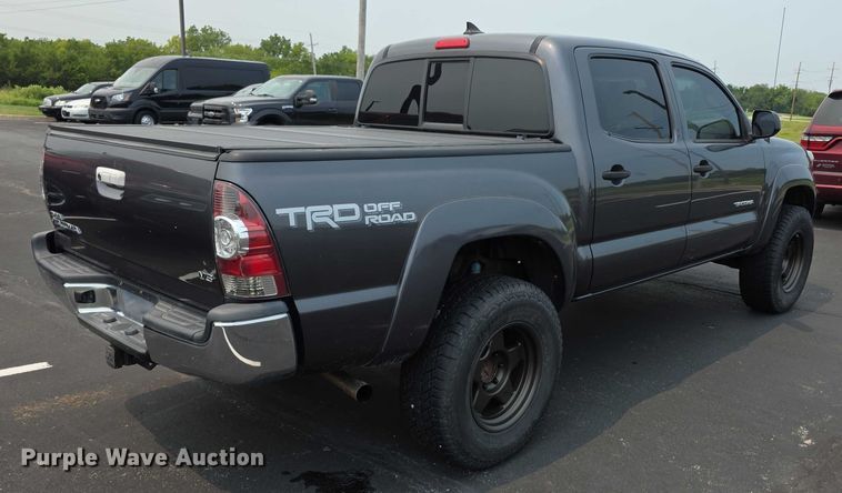 image for item EF3721 2015 Toyota Tacoma Double Cab pickup truck