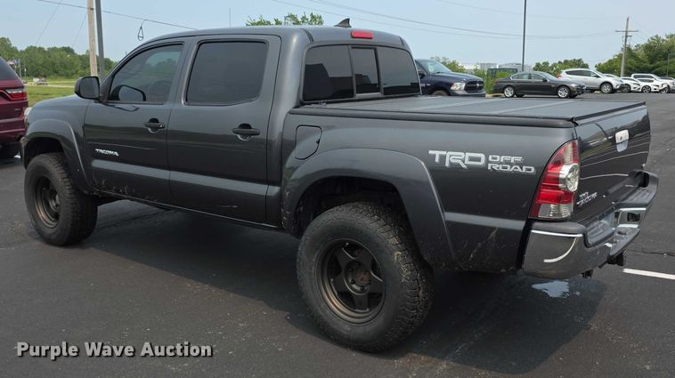 image for item EF3721 2015 Toyota Tacoma Double Cab pickup truck