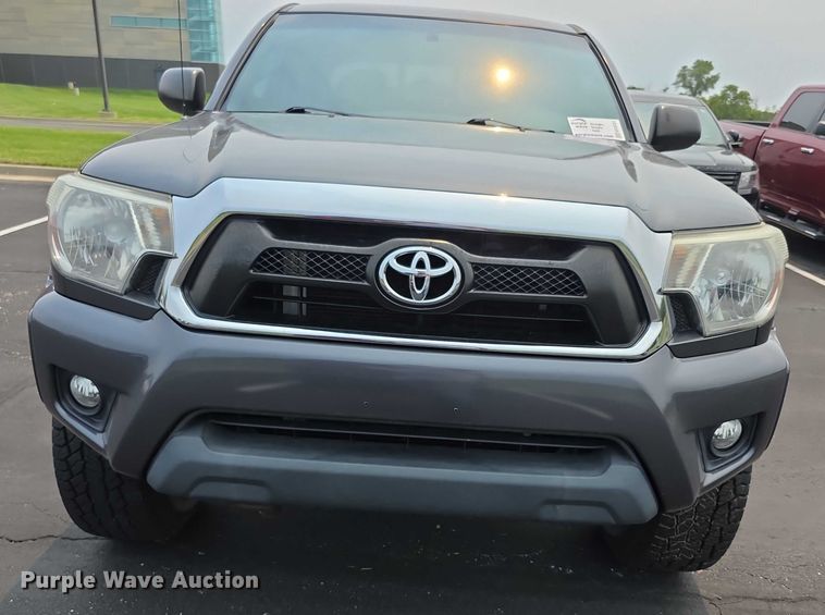 image for item EF3721 2015 Toyota Tacoma Double Cab pickup truck
