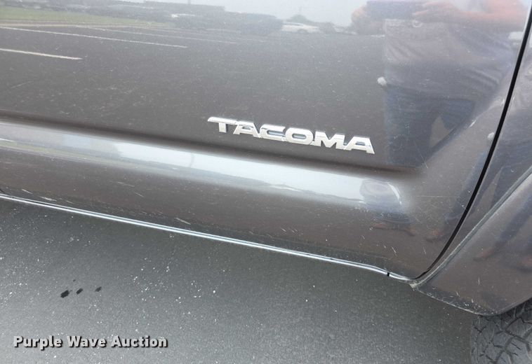 image for item EF3721 2015 Toyota Tacoma Double Cab pickup truck
