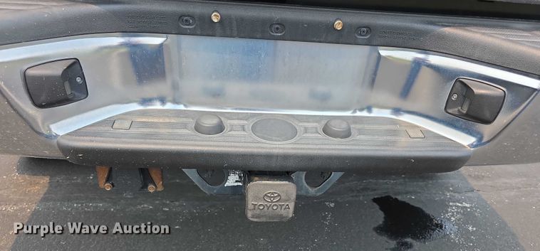 image for item EF3721 2015 Toyota Tacoma Double Cab pickup truck