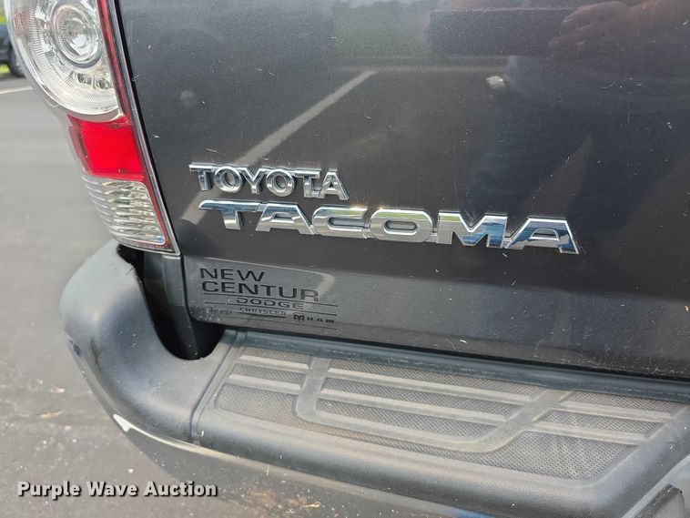 image for item EF3721 2015 Toyota Tacoma Double Cab pickup truck