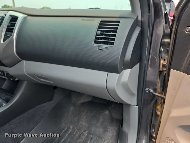 image for item EF3721 2015 Toyota Tacoma Double Cab pickup truck