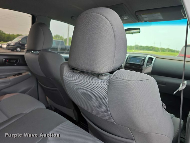 image for item EF3721 2015 Toyota Tacoma Double Cab pickup truck