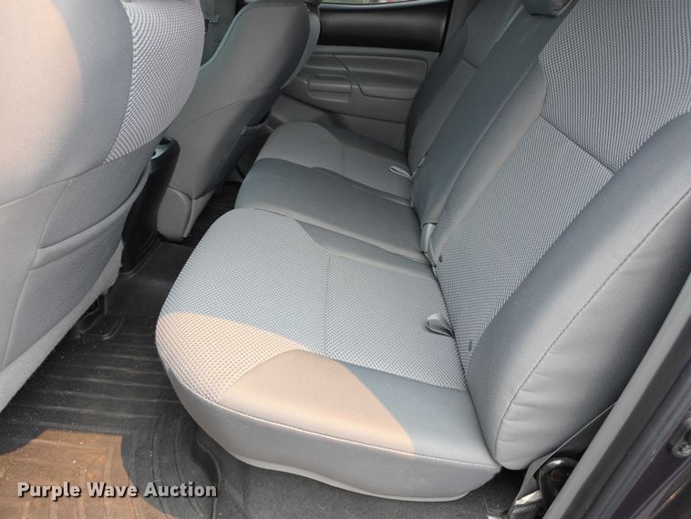 image for item EF3721 2015 Toyota Tacoma Double Cab pickup truck