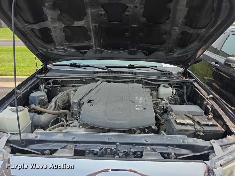 image for item EF3721 2015 Toyota Tacoma Double Cab pickup truck