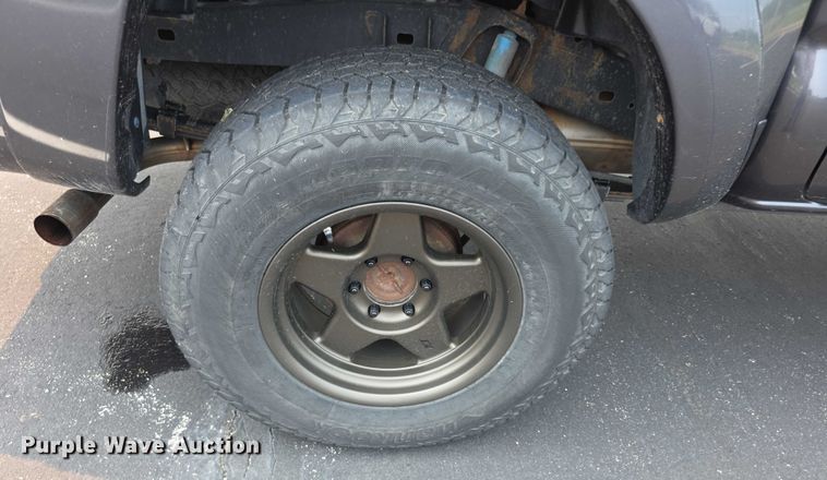 image for item EF3721 2015 Toyota Tacoma Double Cab pickup truck