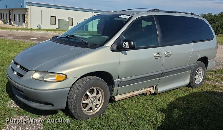 image for item EF3736 2000 Dodge Grand Caravan SE handicap accessible van