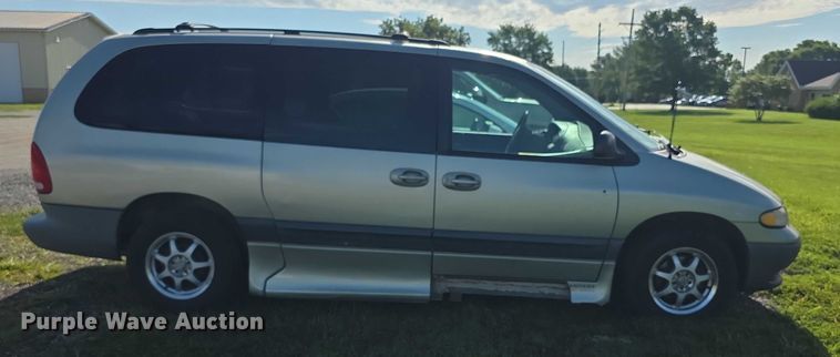 image for item EF3736 2000 Dodge Grand Caravan SE handicap accessible van
