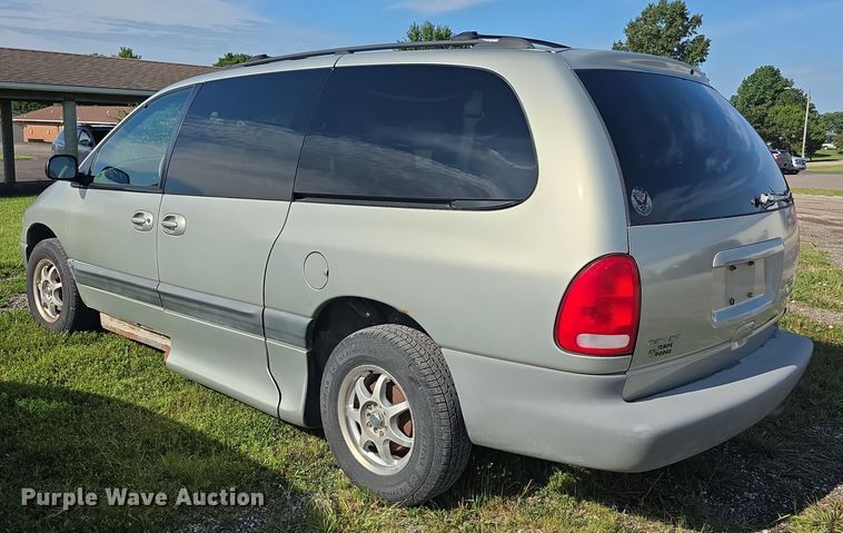 image for item EF3736 2000 Dodge Grand Caravan SE handicap accessible van