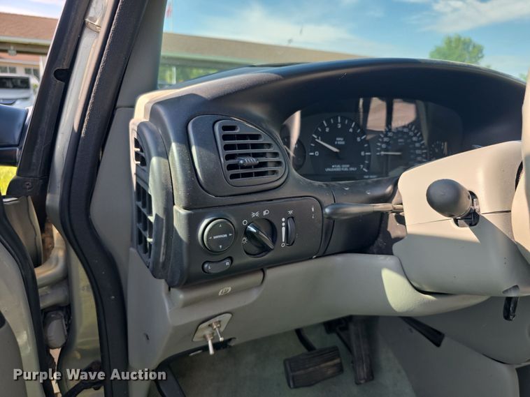 image for item EF3736 2000 Dodge Grand Caravan SE handicap accessible van