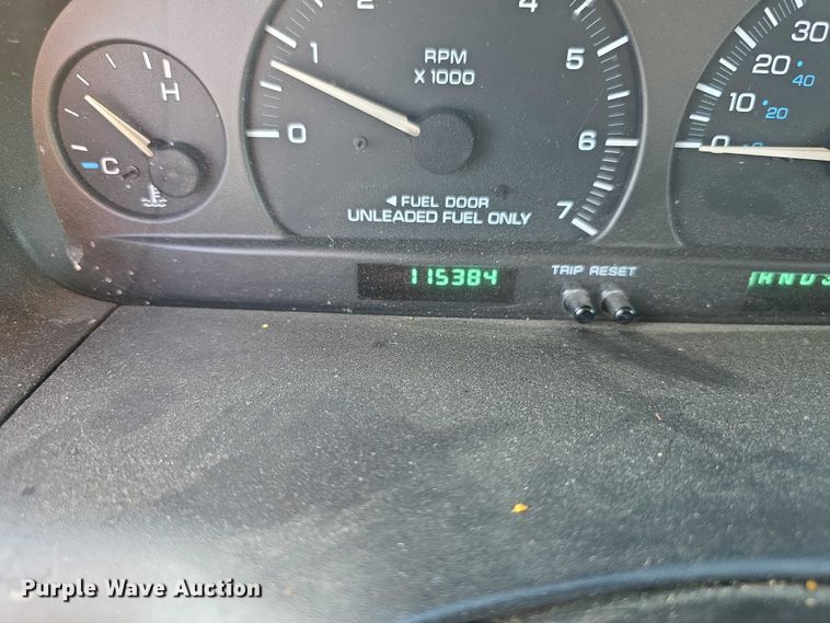 image for item EF3736 2000 Dodge Grand Caravan SE handicap accessible van