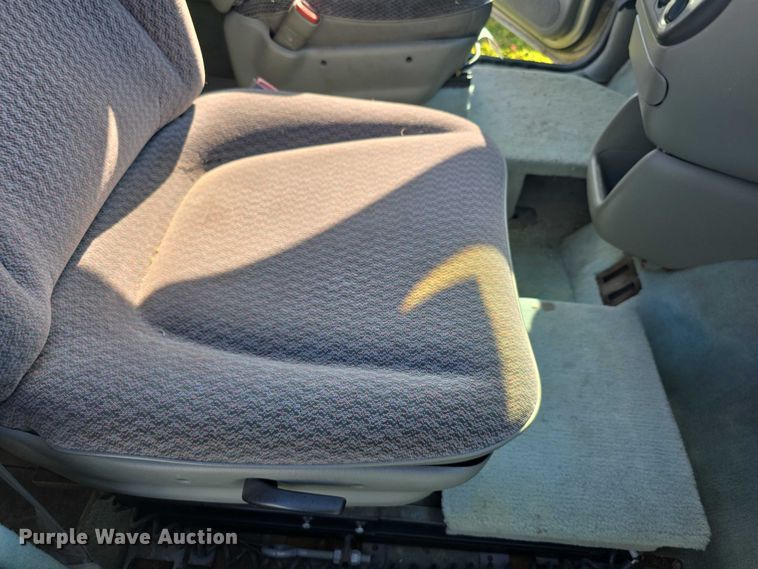 image for item EF3736 2000 Dodge Grand Caravan SE handicap accessible van