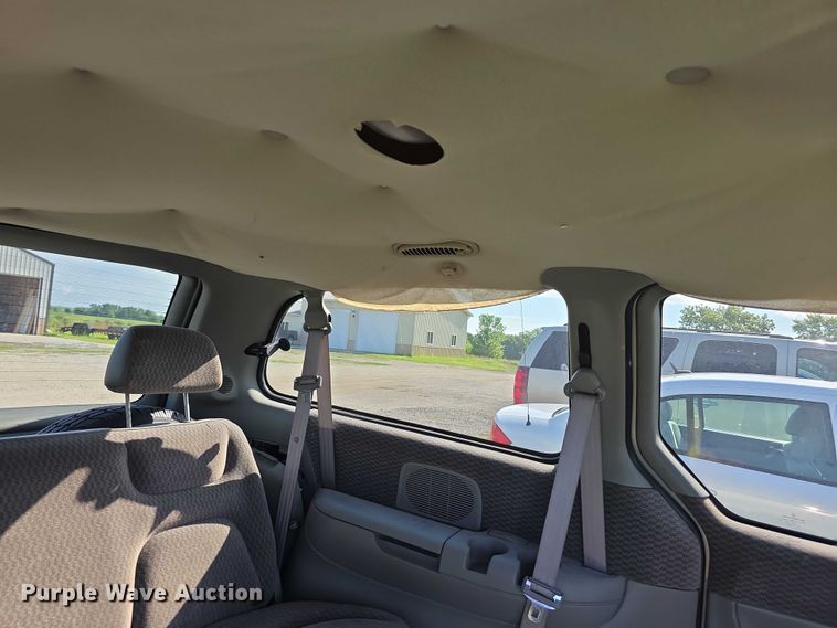 image for item EF3736 2000 Dodge Grand Caravan SE handicap accessible van