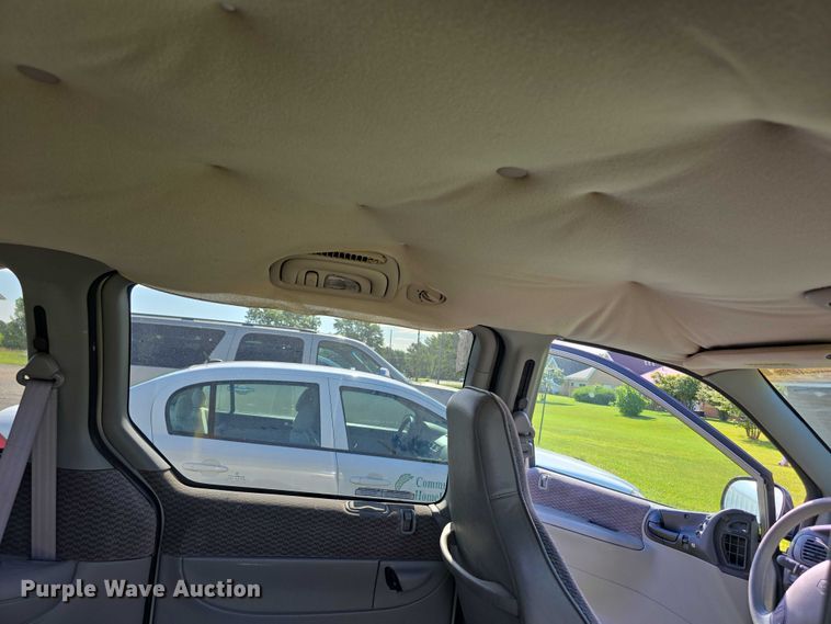 image for item EF3736 2000 Dodge Grand Caravan SE handicap accessible van
