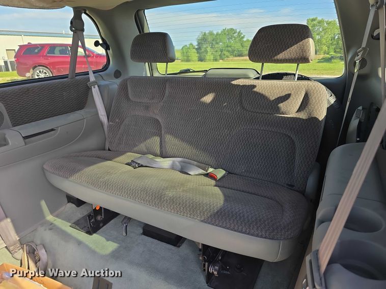 image for item EF3736 2000 Dodge Grand Caravan SE handicap accessible van