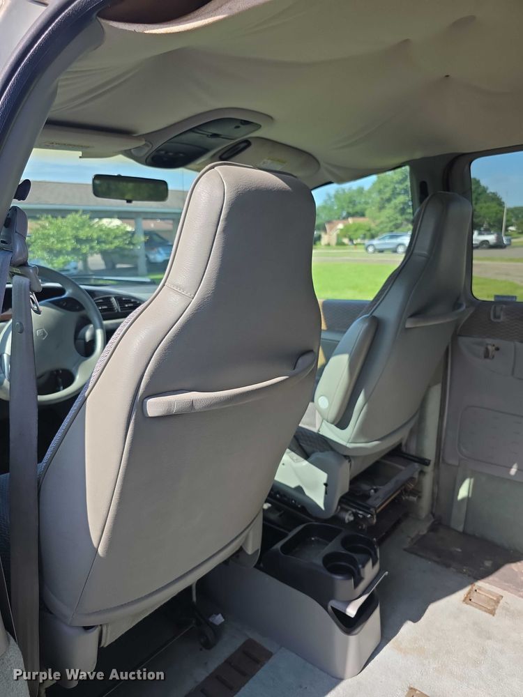 image for item EF3736 2000 Dodge Grand Caravan SE handicap accessible van