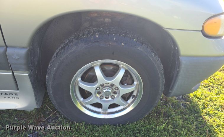 image for item EF3736 2000 Dodge Grand Caravan SE handicap accessible van