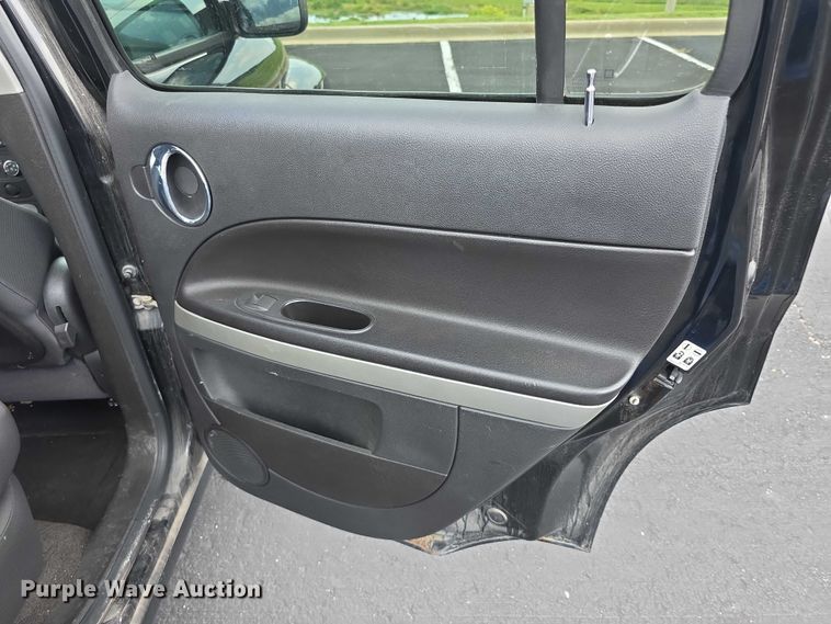 image for item EF3740 2009 Chevrolet HHR LS SUV