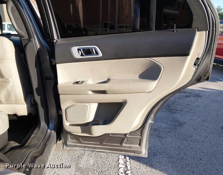 image for item EG8552 2011 Ford Explorer SUV