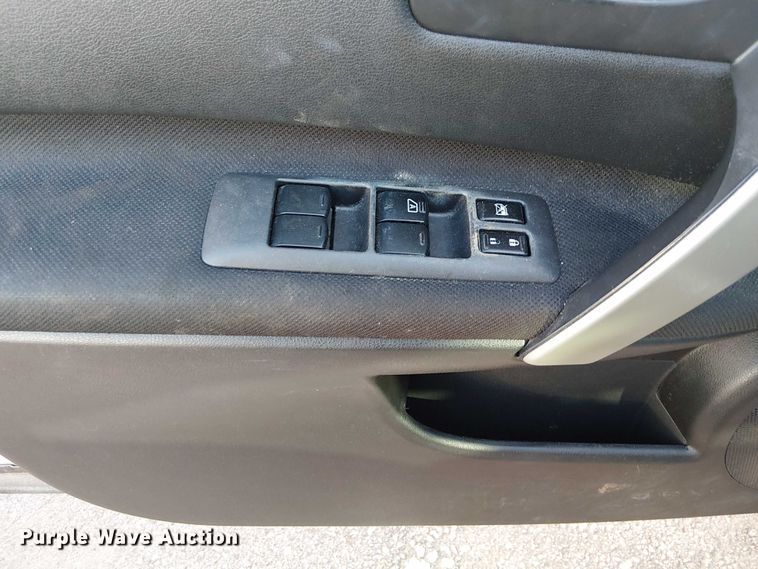 image for item EG8553 2013 Nissan Rogue SUV